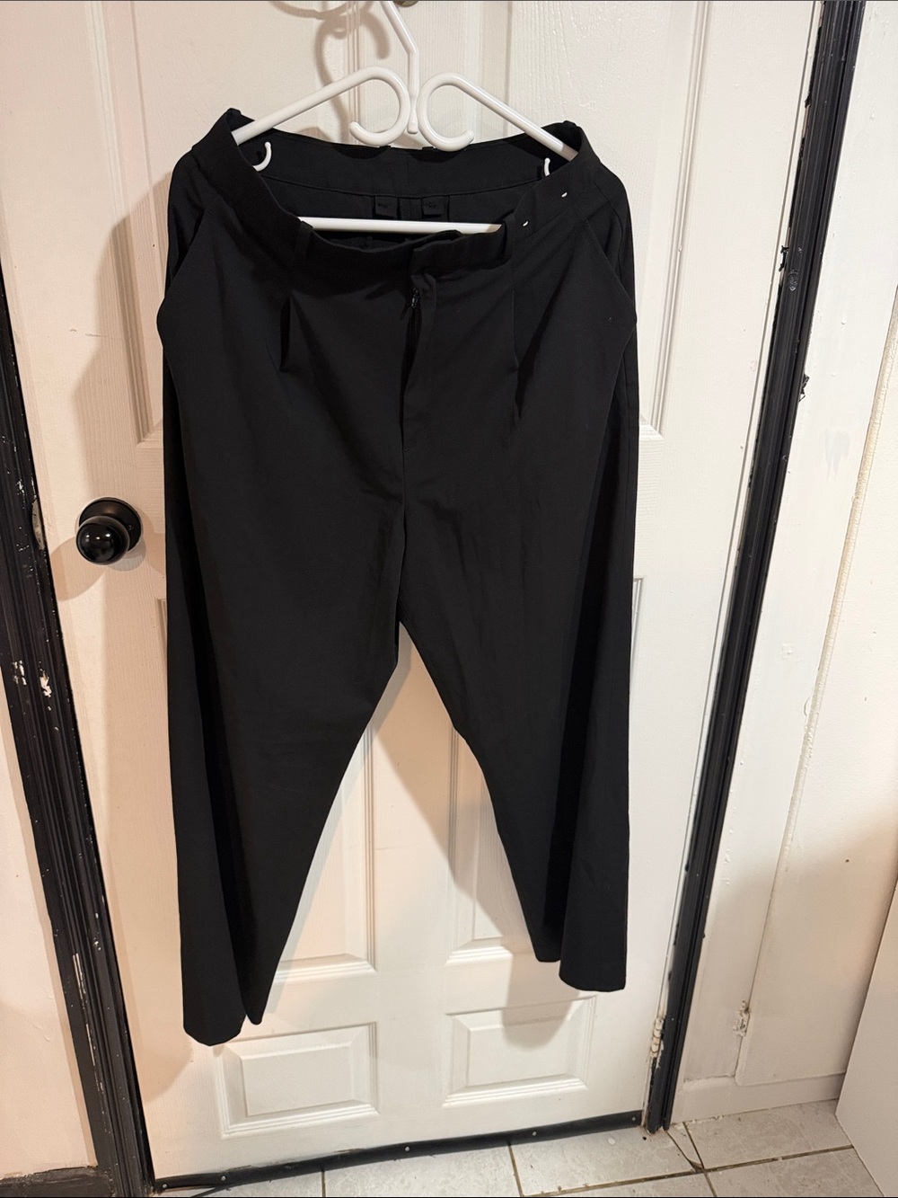 Uniqlo Black Women's Dress Pants - Classic Straight Fit